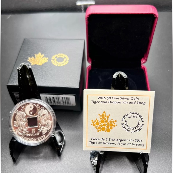 This coin is 99.99% pure Silver & Gold finish with a diameter of 36 millimetres. - Picture 4 of 10